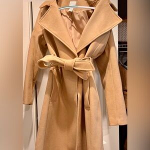 H&M Classic Tan Trench Coat
Size S